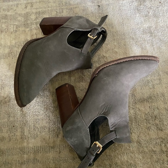 Heels - Picture 6 of 8